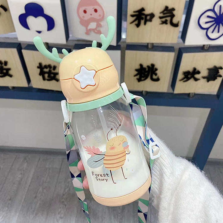 Children's large capacity antler plastic cartoon sippy cup