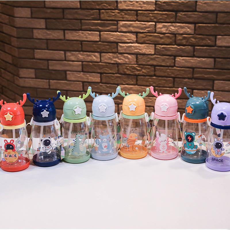 Children's large capacity antler plastic cartoon sippy cup